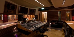 Finn Studio Control A-2