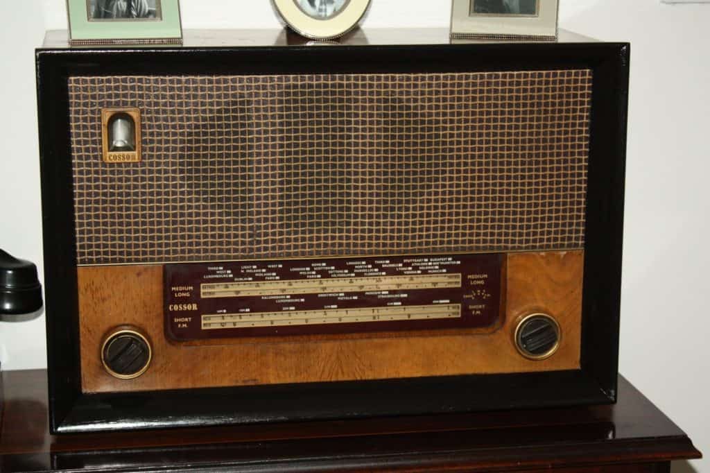 old valve radio