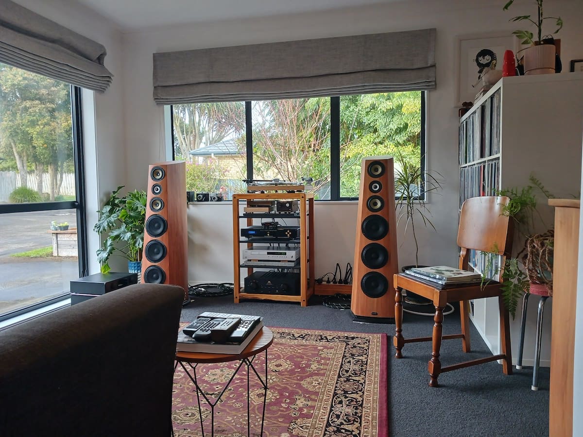 Theophany Airo floorstanding loudspeakers review