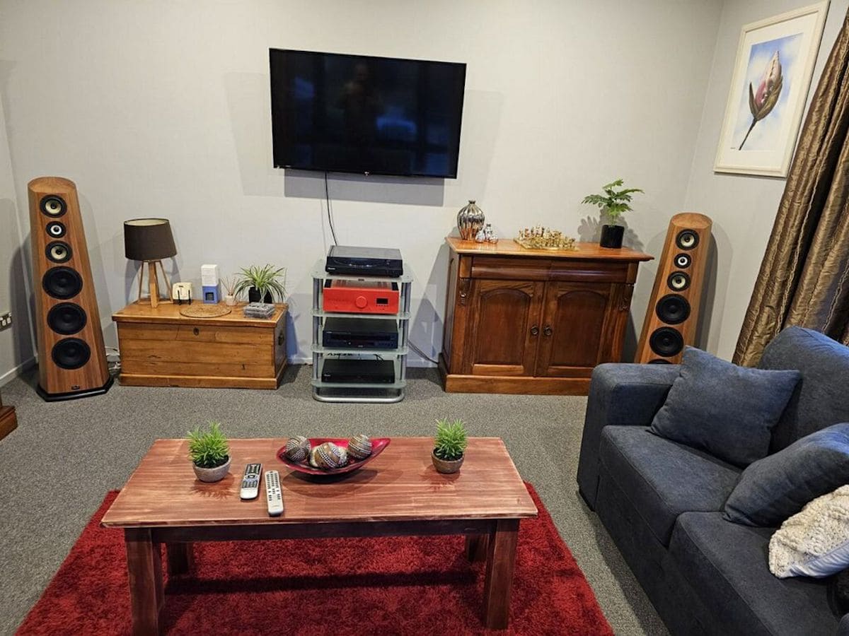 Theophany Airo floorstanding loudspeakers review